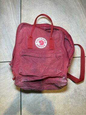 Fjall Raven Kanken classic backpack red